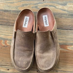 OluKai mens slip on shoes US M 9